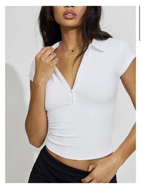 Garage NWT White Sleek Short Sleeve Polo Top Size Small